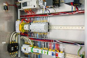 Zapojený elektrický rozvaděč